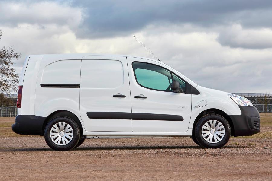  Citroen Berlingo Van L2 Full Electric 2017 года  (UK) (фото 3 из 14)